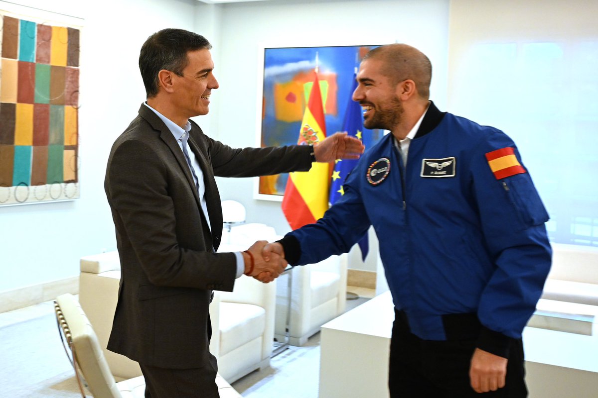 pdrsnche's tweet photo. Tremendo crack @Astro_Pablo_A https://t.co/PZZ0l1xJg0