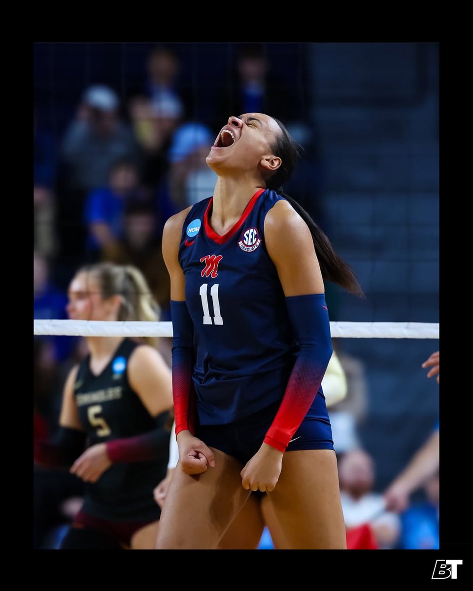 behindtheteam_'s tweet photo. VB Tourney Energy ⚡️
📸: @_hannahmorgan with @OleMissVB 
#BehindTheTeam https://t.co/uCN4vXEUoS