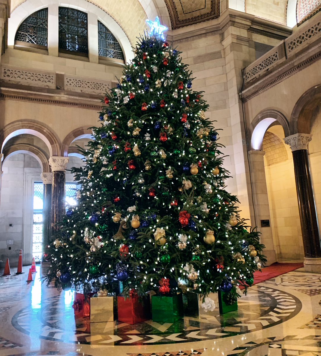 LACity's tweet photo. Happy Holidays from #LACityHall! ❄️🎄⛄ https://t.co/zhCSujOeOd