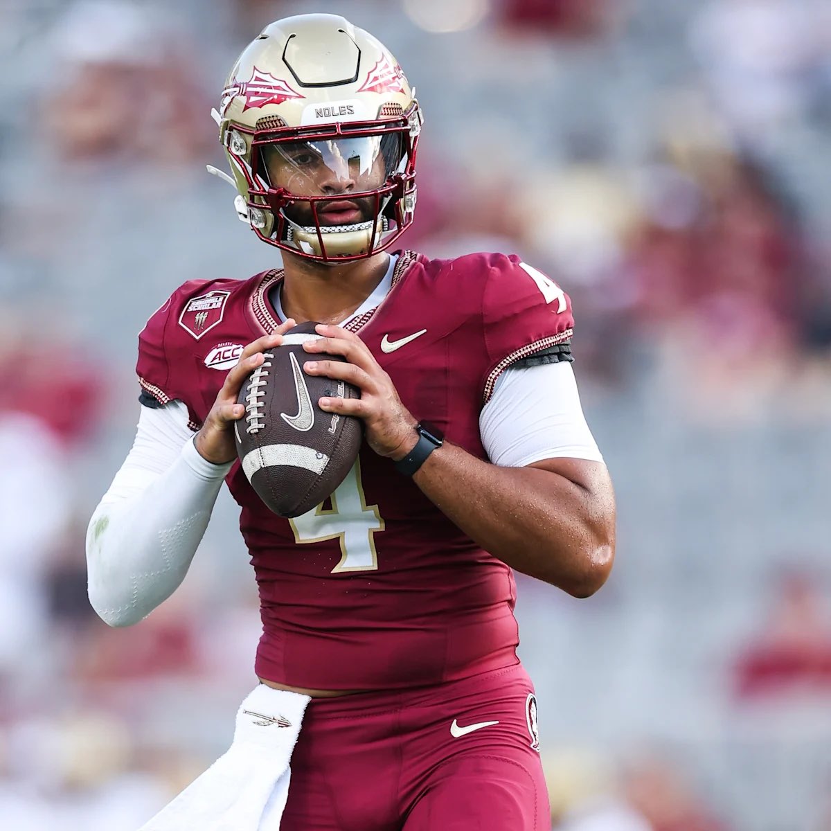 MLFootball's tweet photo. 🚨NEWS: Florida State quarterback DJ Uiagalelei has declared for the 2025 #NFL Draft. 

DJ played for Clemson, Oregon State and FSU during his collegiate career. https://t.co/fIJQYJibUq