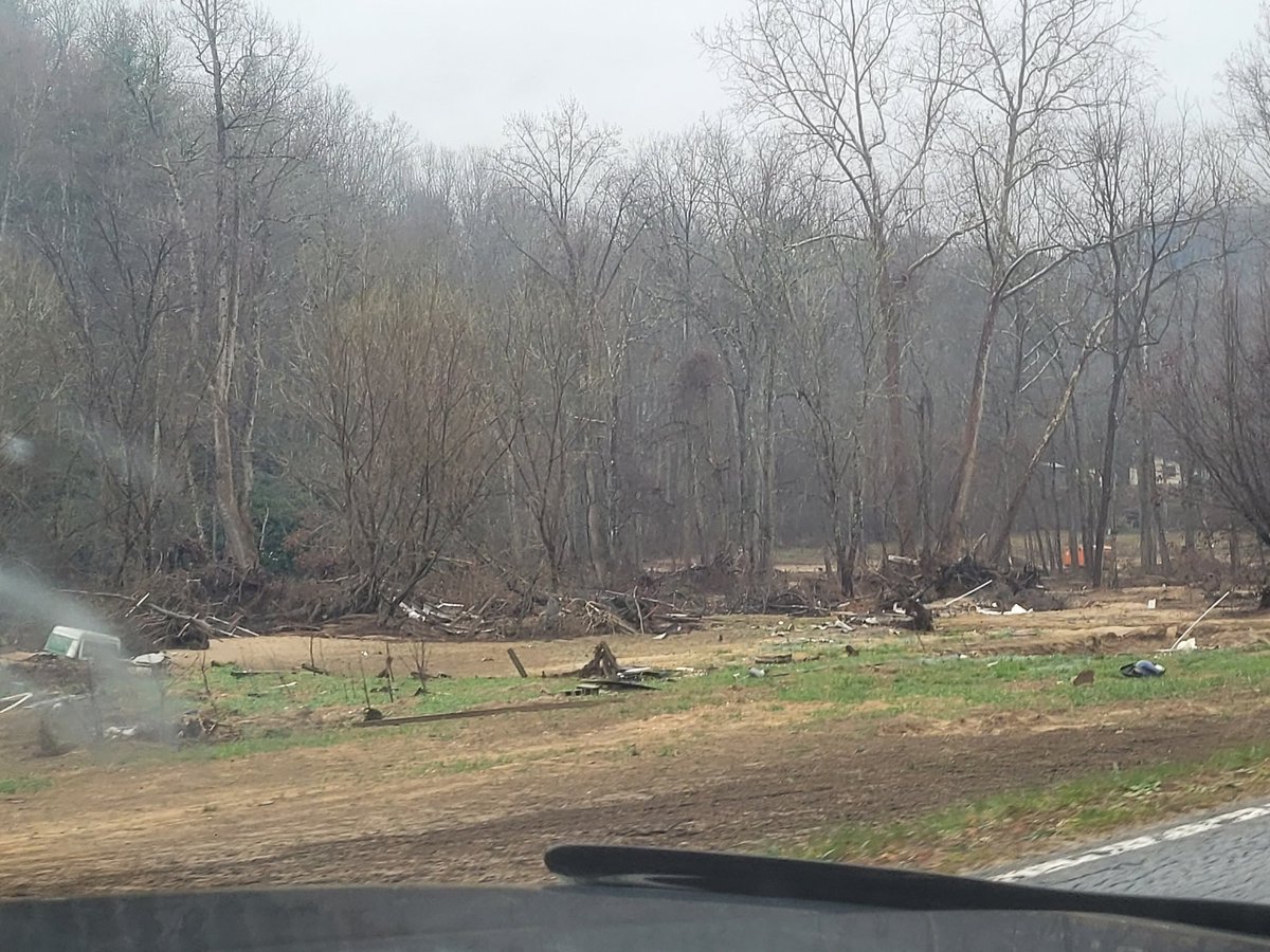 CarolinaChrisD's tweet photo. 3/4)

#NorthCarolina #HurricaneHelene
#Fairview #FairviewNC

@wendyp4545, just thought I'd tag you since I know how much you advocate for Western North Carolina. 

~cont https://t.co/MsoW4d99KB