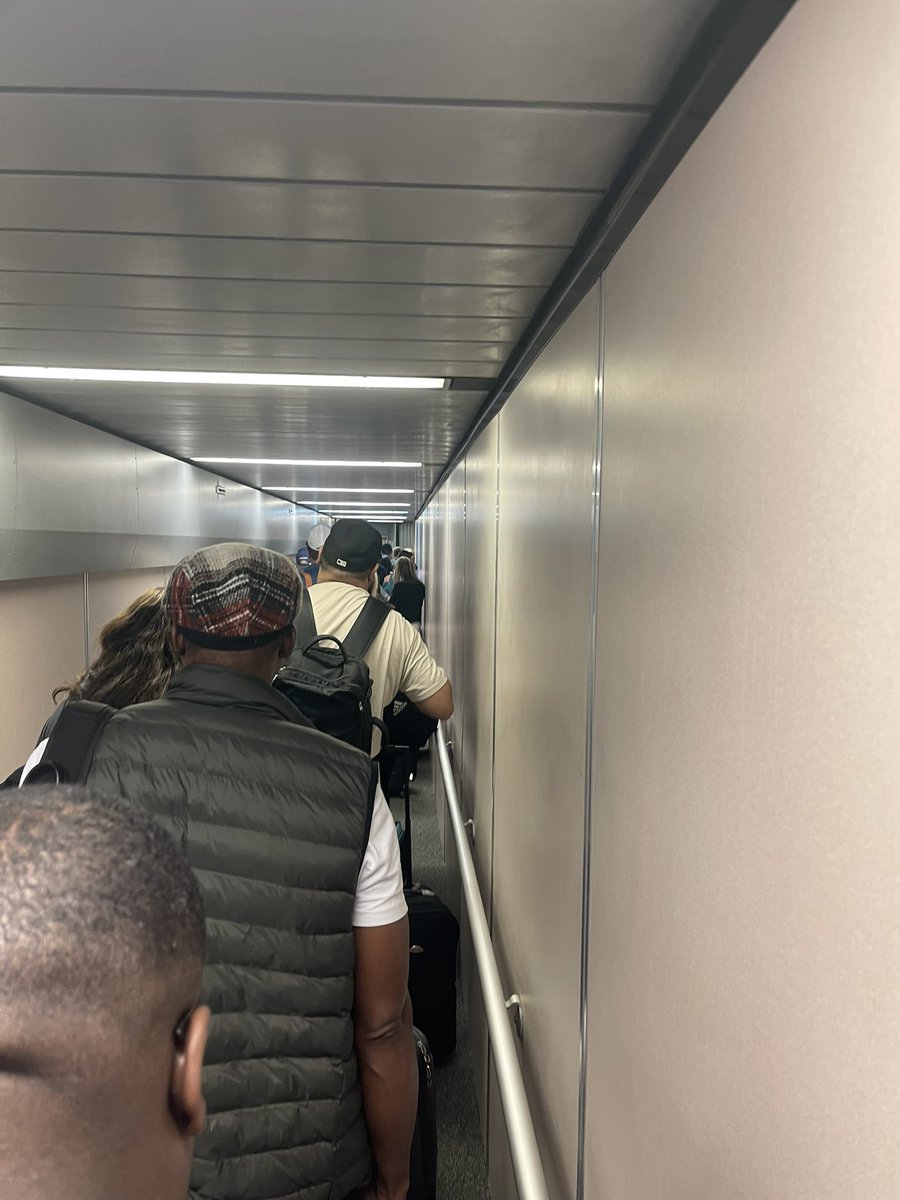 The Classic ‘boarding but not boarding’ <a href="/paul_winginit/">Paul Lucas</a>