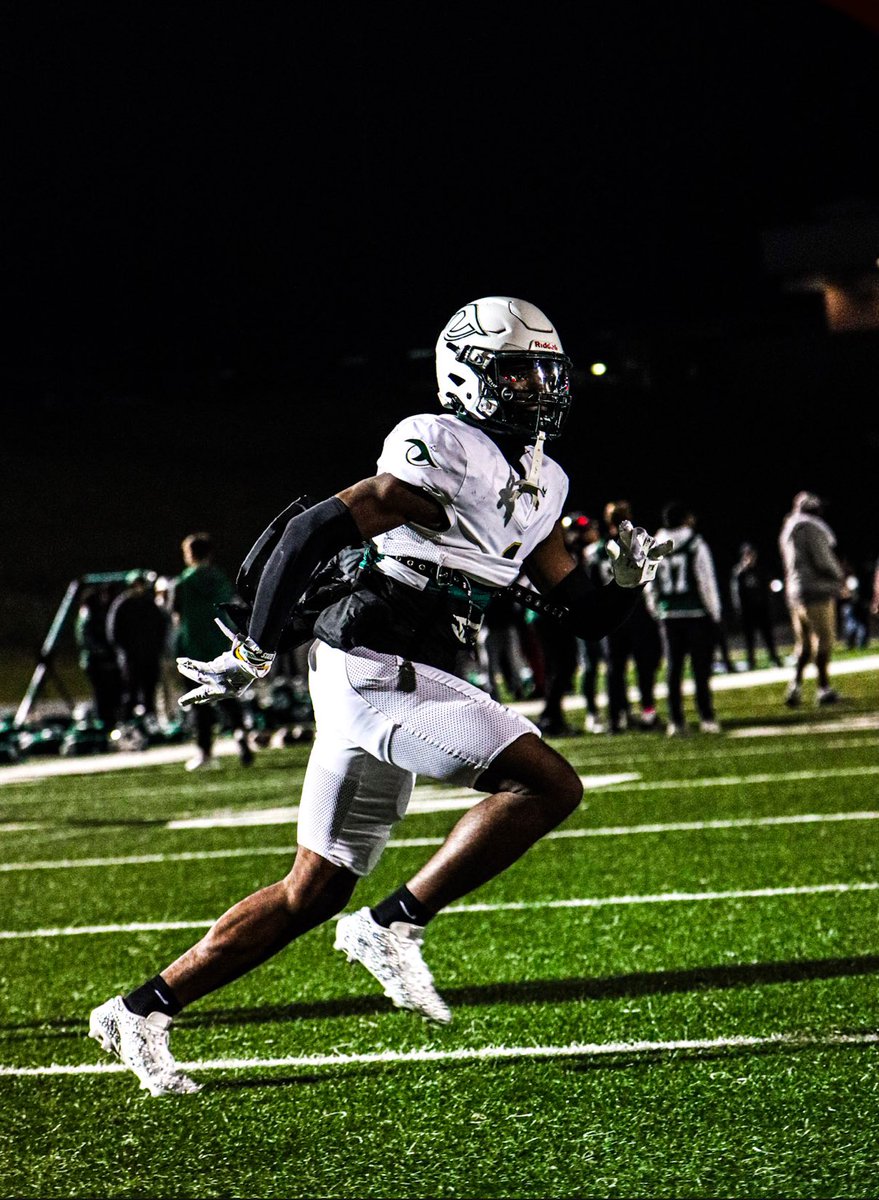 _Aarong1's tweet image. Back to work tomorrow 🫶🏾‼️…Blessed to be able to put the pads on one last time!!.. December 21st, Doug Shaw Memorial Stadium, 12:30pm(Kickoff) #LastRide #4 #LLVEL @NorthSouthFB @Gator_Athletics @RBGatorFootball @CoachBHardin @DAWGHZERECRUITS @AustinProehl11