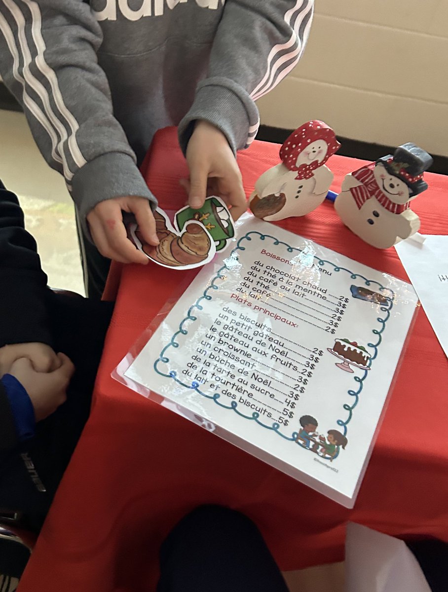 We started our Café Noël presentations today in gr 5/6.  So much fun hearing some authentic talk. Can’t wait to see more presentations tomorrow! <a href="/StClareDP/">StClare</a> <a href="/DP_FSL/">FSL at the DPCDSB</a> #fsl #Noël