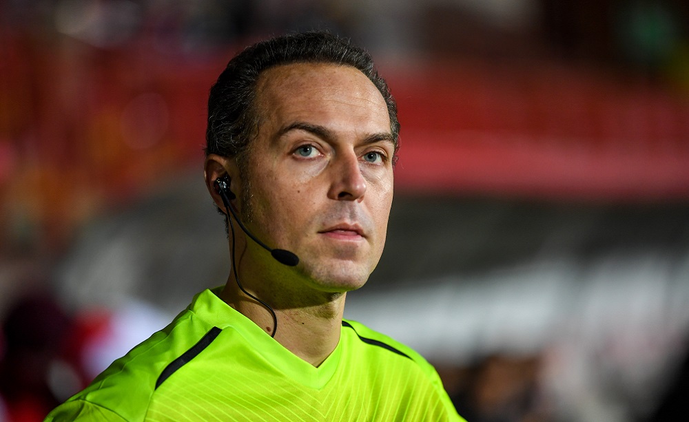 sportface2016's tweet photo. Il Componente della CAN Mauro #Tonolini a 'Open Var' sul mancato rigore per il #Cagliari contro l'#Atalanta: "Errore sia dell'arbitro in campo #Pairetto che del VAR. Il braccio di #Kossounou è alto, in posizione innaturale ancor prima del cross di #Deiola. Era rigore" https://t.co/onq8C04wiA