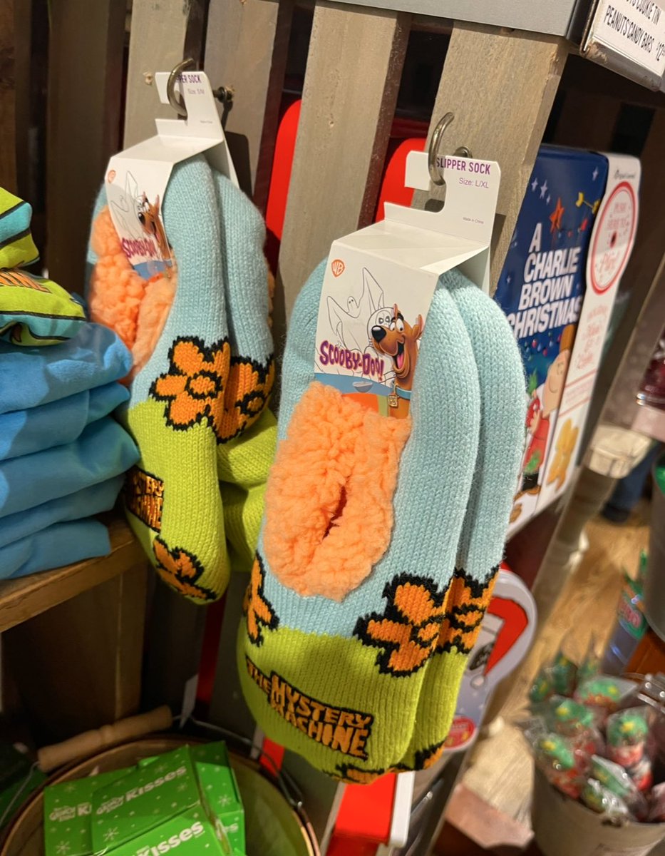 ScoobyandCam's tweet photo. Scooby-Doo Christmas Merch only at Cracker Barrel this Holiday Season!🎄🎁
#ScoobyDoo #ScoobyDooChristmas #ScoobyDooCollector #ScoobyDooCollection #Christmas #CrackerBarrel @CrackerBarrel https://t.co/wHDBWJeLyS