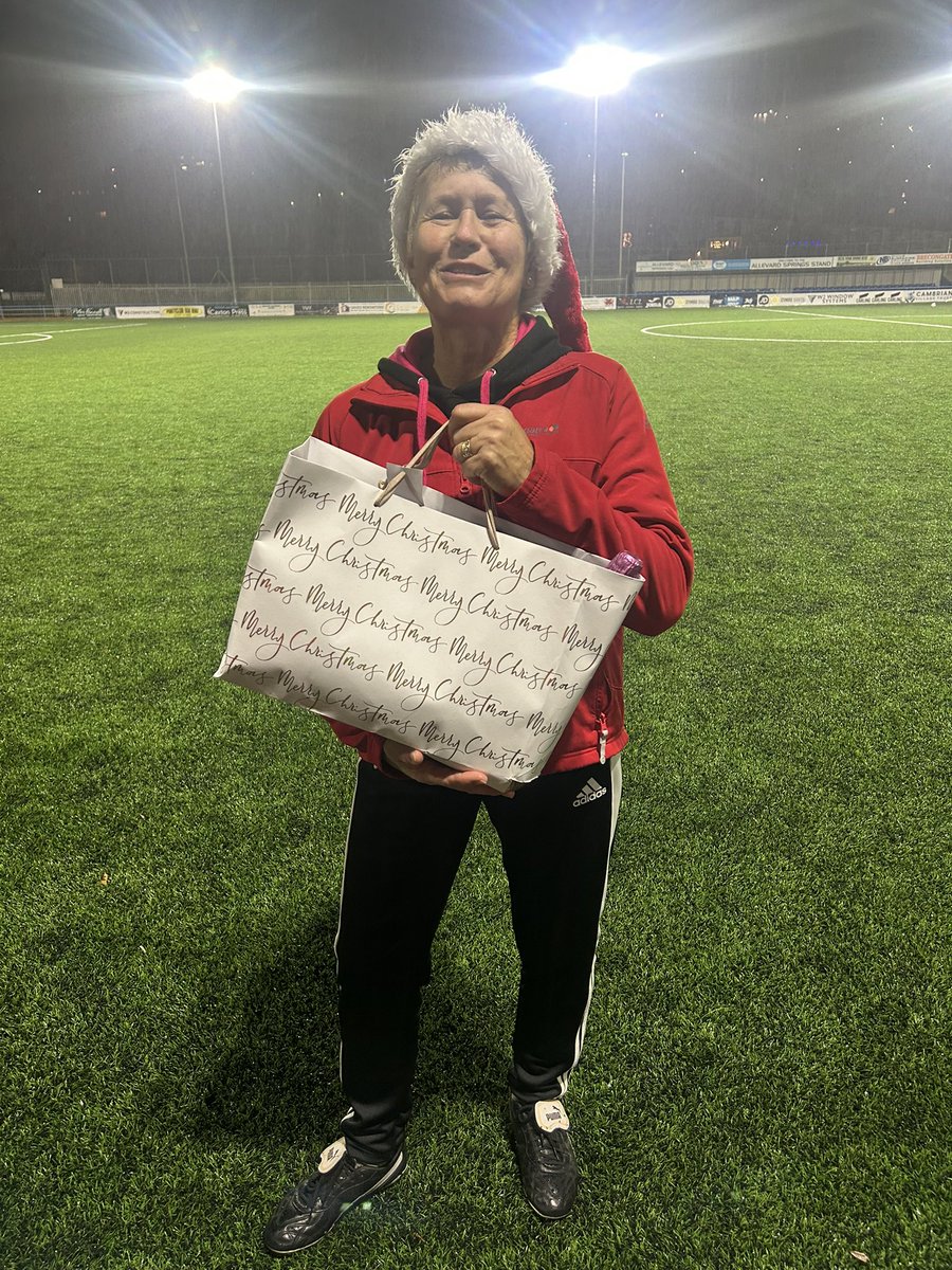 Last training session of 2024 and we had a ball ⚽️ Thank you hot steppers for being amazing.
A massive appreciation for our coach Carolyn who makes our sessions brilliant. 👏
Have a fab Christmas everyone 🎄
We are back Monday 6th January 2025 ⚽️ <a href="/SportRCT/">Chwaraeon RhCT | Sport RCT</a> <a href="/Wales_WF/">Wales Walking Football</a>