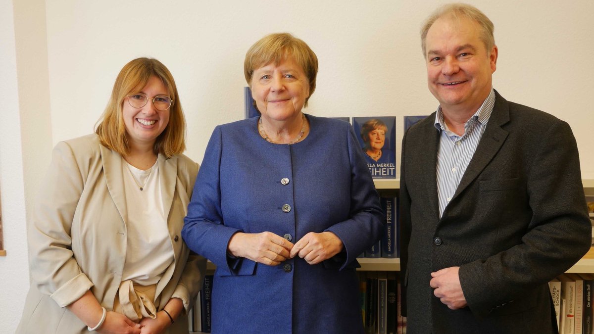 Die Ex-Kanzlerin erobert das Rheinland im Sturm #köln ⁦⁦<a href="/CDU/">CDU Deutschlands</a>⁩ rp-online.de/politik/deutsc…