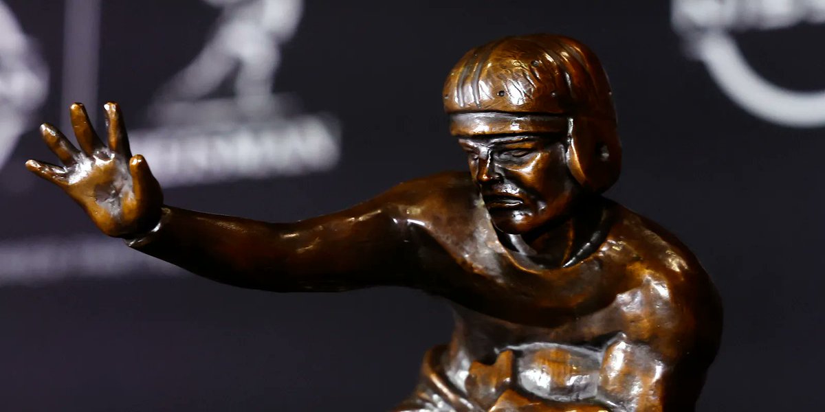TheCFBNation's tweet image. CFBNation's 2025 Early Heisman Trophy Favorites:
(QB) LaNorris Sellers - @__NinoBrown__
(QB) DJ Lagway - @jarodgray
(QB) Garrett Nussmeier - @Leverett_Kt
(QB) Cade Klubnix - @CFBMoon x @DNow06
#Heisman #CollegeFootball #HeismanTrophy #GoCFB #SpursUp #GoGators #GeauxTigers…