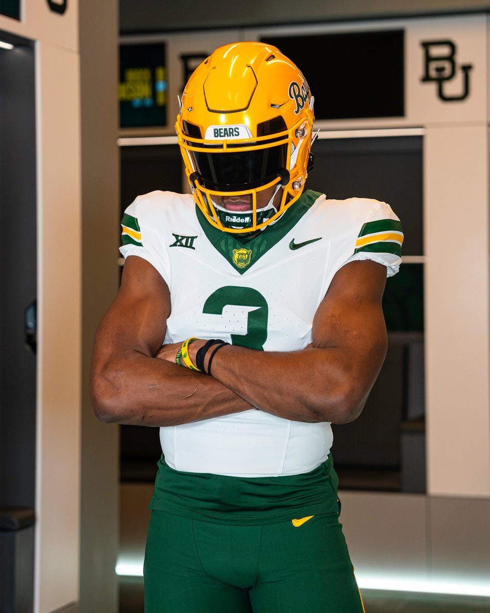 BUFootball's tweet photo. The full look for the @texasbowl 🟡⚪️🟢

#SicEm https://t.co/cygr5tWmRf