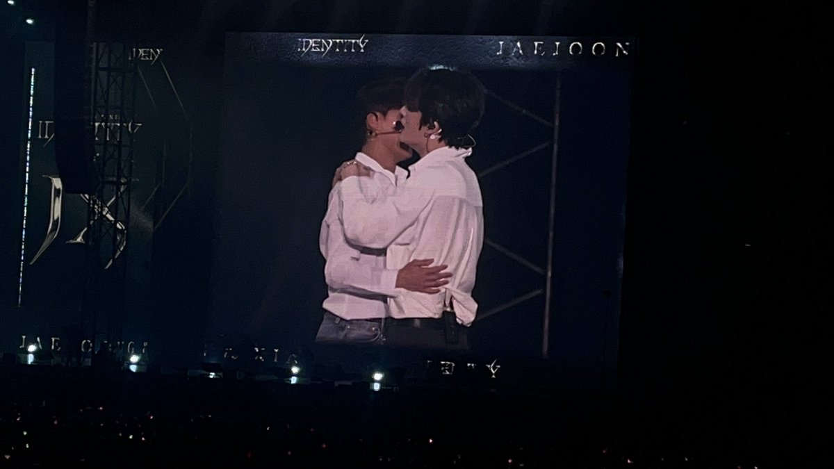 __koreanstyle's tweet photo. JXコン2days参戦してきましたが....
最高すぎました😭💗
当時より歌唱力もダンスも日本語も上達し過ぎててすごかった😳
昔は日本のライブで韓国語の曲を聴けることがめったに無かったから、韓国語曲を聴けたのもすごいよかった！！

 #JX_IDENTITY_JAPAN  #JX_IDENTITY https://t.co/10QhMHzZb0