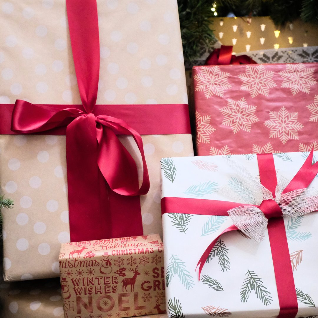 Still looking for that perfect gift on someone's list? #NNTC has got you covered! The Centre is now open late Monday through Saturday to help you shop a variety of big gifts, small gifts and stocking stuffers!⁠