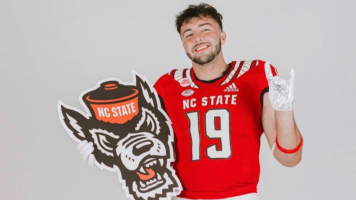 NC State welcomed a group of class of 2025 freshmen to campus this week for bowl practices.   

- QB Will Wilson  
- OL Isaac Sowells Jr. 
- OL Michael Gibbs 
- TE Gus Ritchey 
- CB Cam Strong 
- CB Caden Gordon

More here: on3.com/boards/threads…
