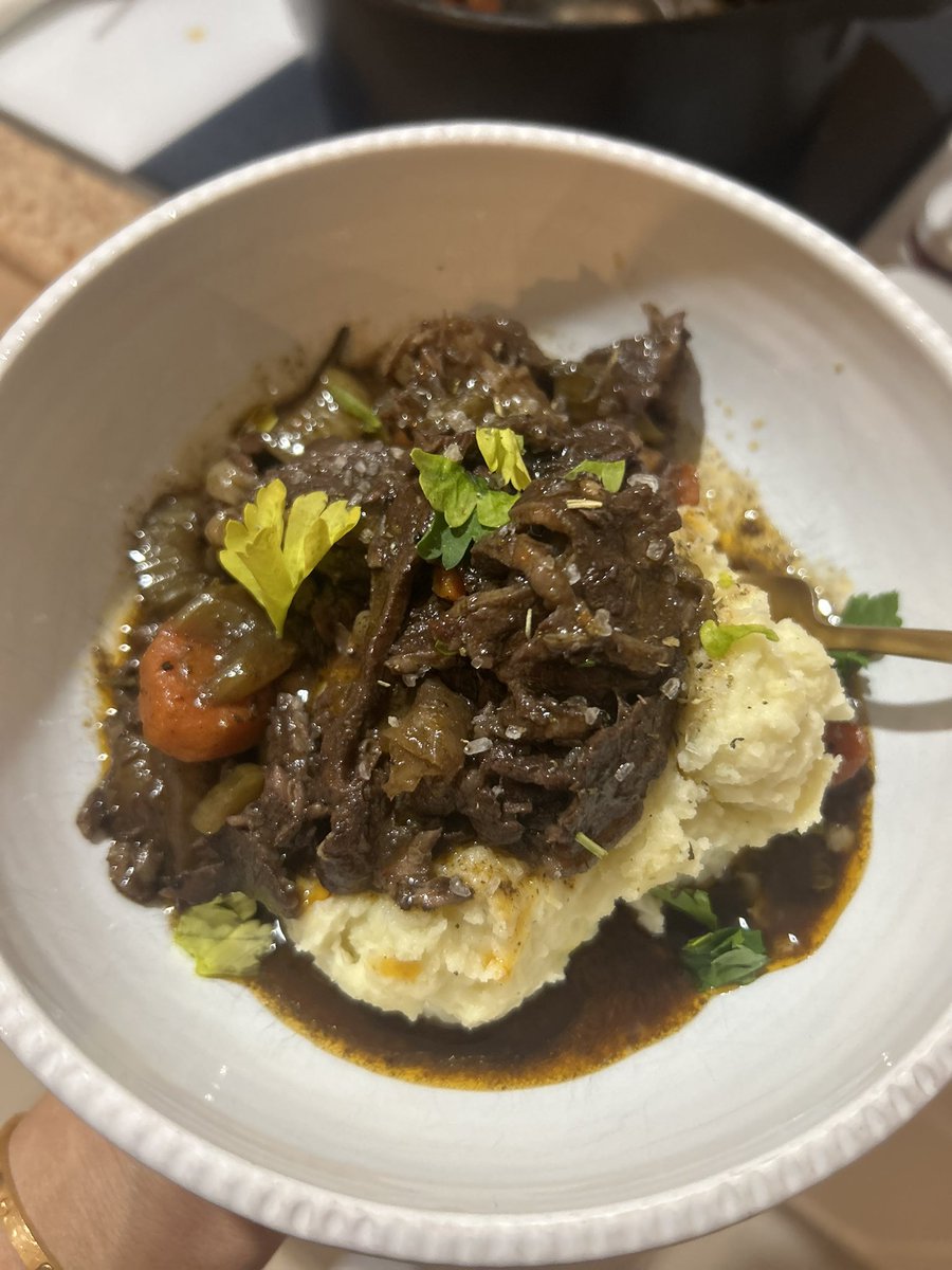 FGFlick's tweet photo. @epicurious red wine braised short ribs, with @crowdcowusa short ribs, with some leftover @caymuscab wine.

The most perfect dinner…ever! 

#wordpressfoodie #dinner #shortribs #RecipOfTheDay https://t.co/lcsD4h5xpz