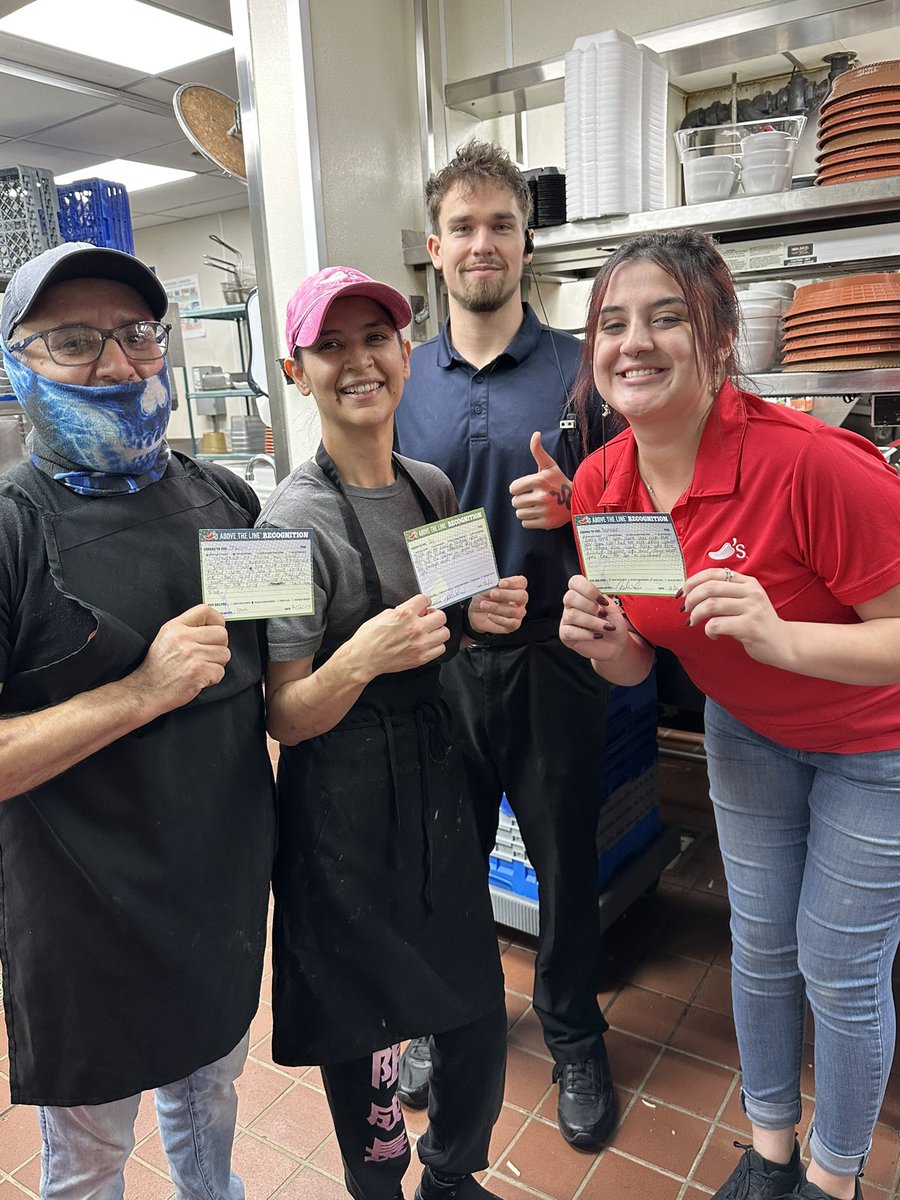sarahjunco's tweet photo. Never too late to celebrate our two newest Assistant Managers for the Wherry area! Congratulations to Ashleigh and Noah on your successful MID validation. Proud of you and can’t wait to see you #Chilisgrow #ChilisJustinRd @Chilis @wherry_lisa @JemmaSage2 https://t.co/lPyHyH1MQ8