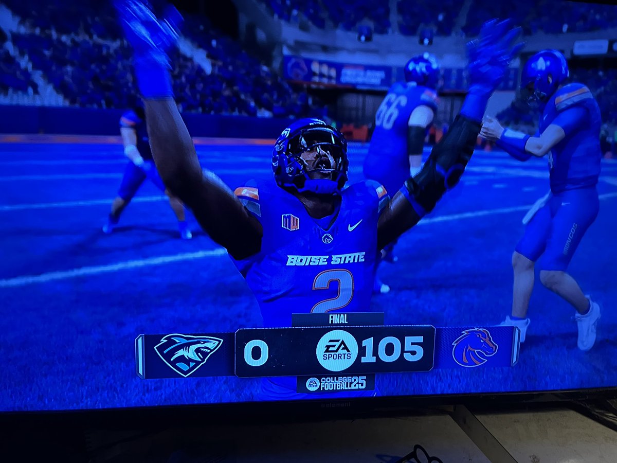 RavenGator5215's tweet photo. I’m gunna win @AshtonJeanty2 that Heisman he was robbed of 😂 https://t.co/IvVWEZ9U0X