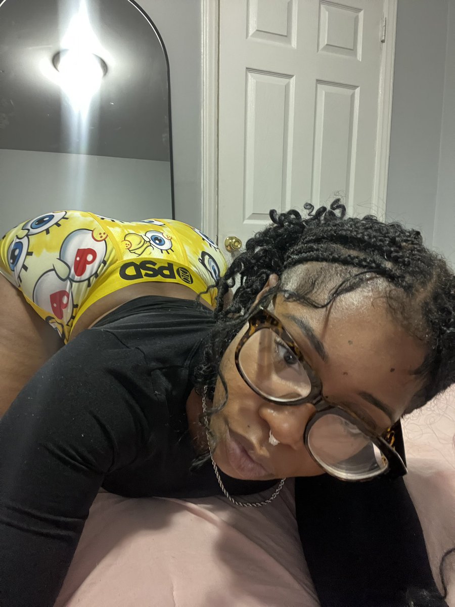 angelthatdiva's tweet photo. take my glasses off 🙈 https://t.co/DvClyHFgUO
