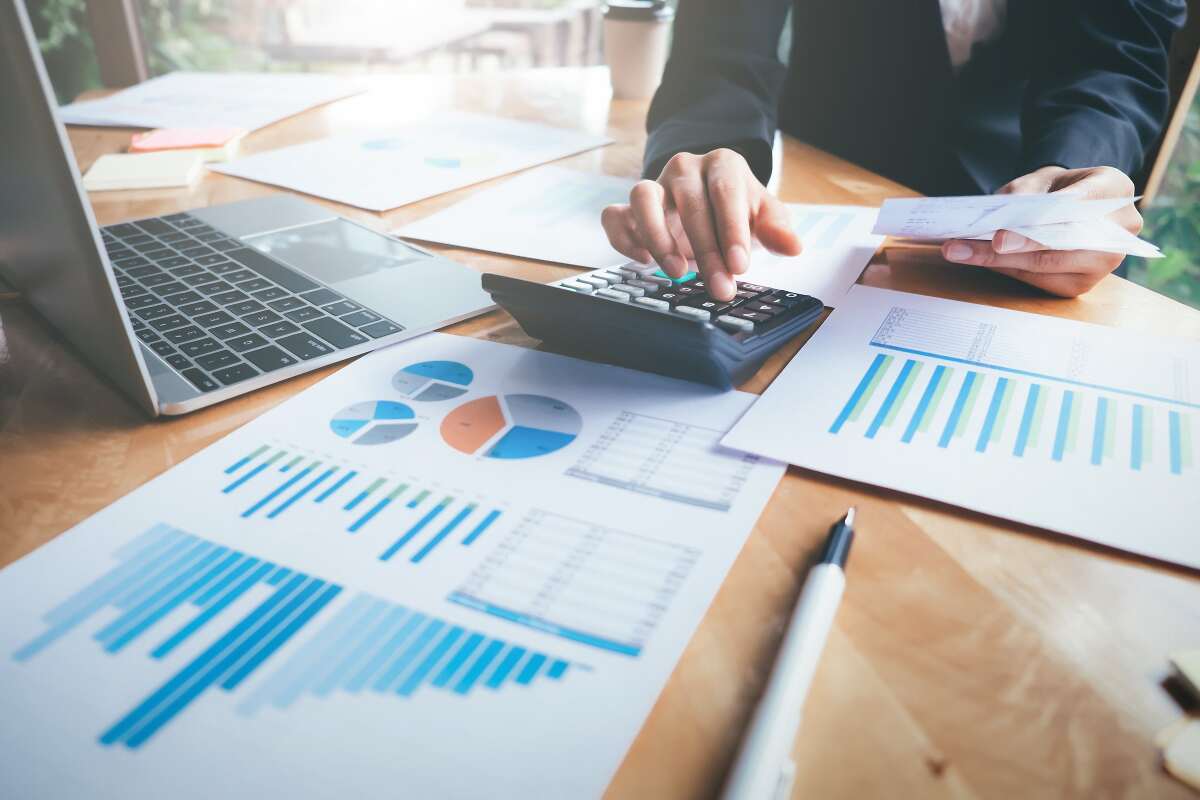 raquelvice's tweet photo. Can you do your own accounting? Should you hire a bookkeeper? https://t.co/ngyL0dlcdk https://t.co/1qGbeqKaOb