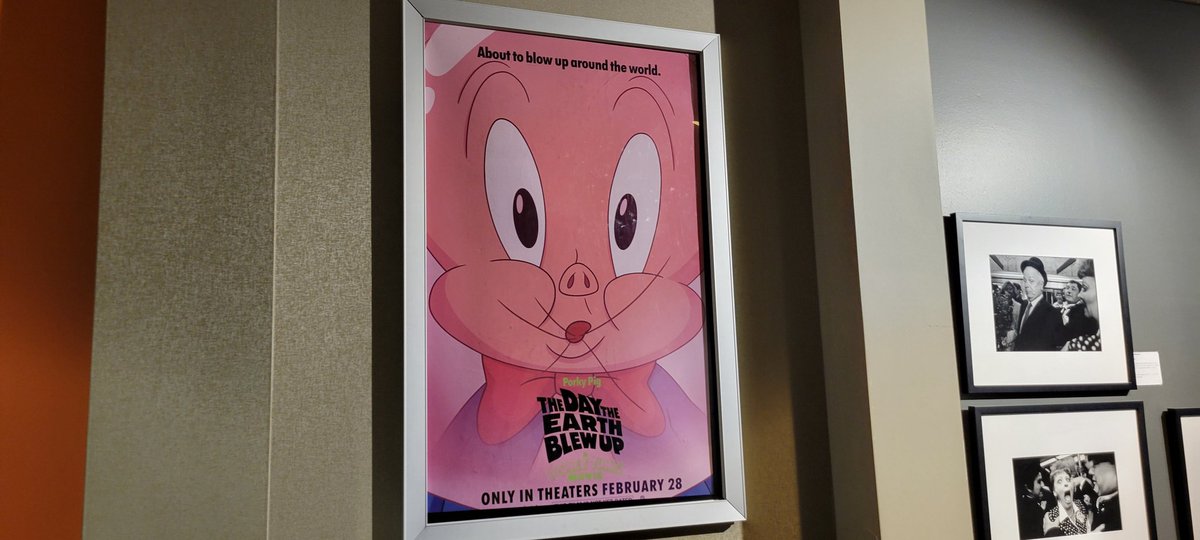 Disneyfan9523's tweet photo. I Just Saw The Day The Earth Blew Up A Looney Tunes Movie At The Laemmle NoHo Theatre In North Hollywood And It Was Amazing And Looney! #LaemmleTheatres #TheDayTheEarthBlewUp #LooneyTunesMovie #DaffyDuck #PorkyPig #WarnerBrothersAnimation #KetchupEntertainment #LooneyTunes https://t.co/krXF7q4Kph