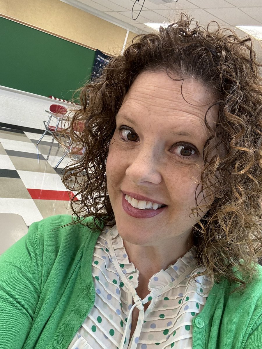 ProfMcNamara's tweet photo. That’s a wrap on the Fall 24 semester. Started out with days so hot my HS classes had cancellations- and ended with back-to-back Thursday snow days. I worked hard and will miss the students-but genuinely NEED this break between terms! 🎓 https://t.co/3kRVqHEvtz