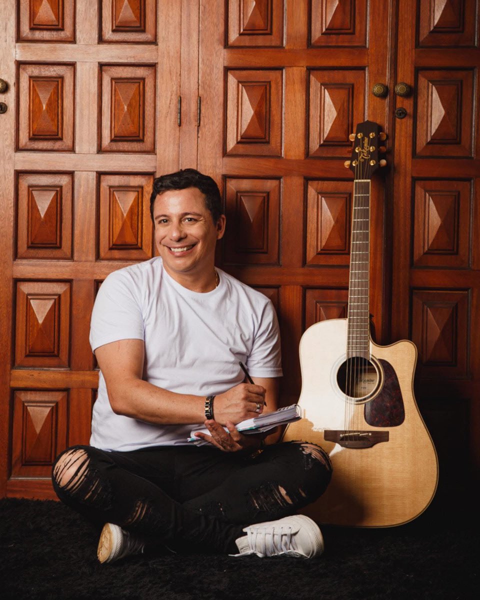 DellCavalini's tweet photo. Partiu começar a semana com tudo turma? 🎶🙏🏼
Que cada dia traga novas oportunidades e muita energia boa! ✌🏻

#dellcavalini #boasemana #positividade https://t.co/0qgep9vUWK