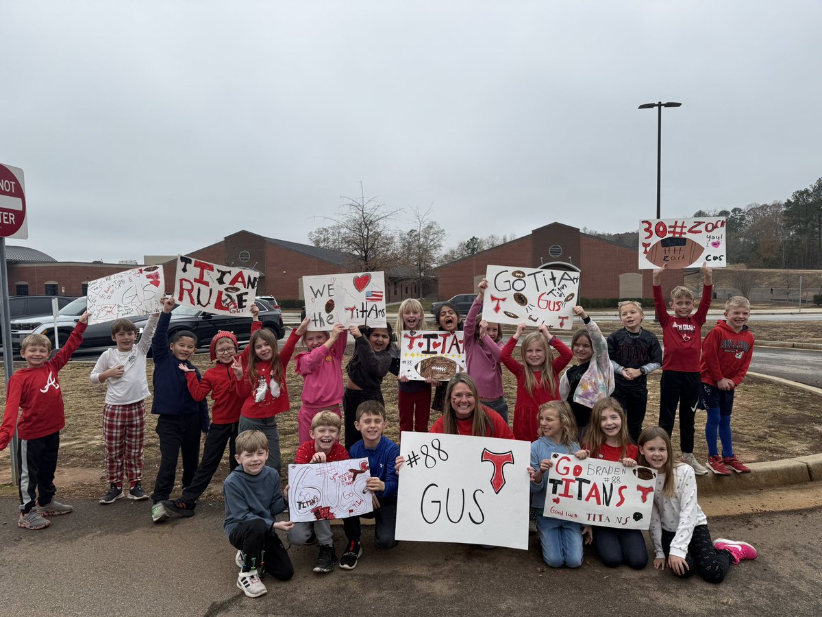 DCESDragons tweet media