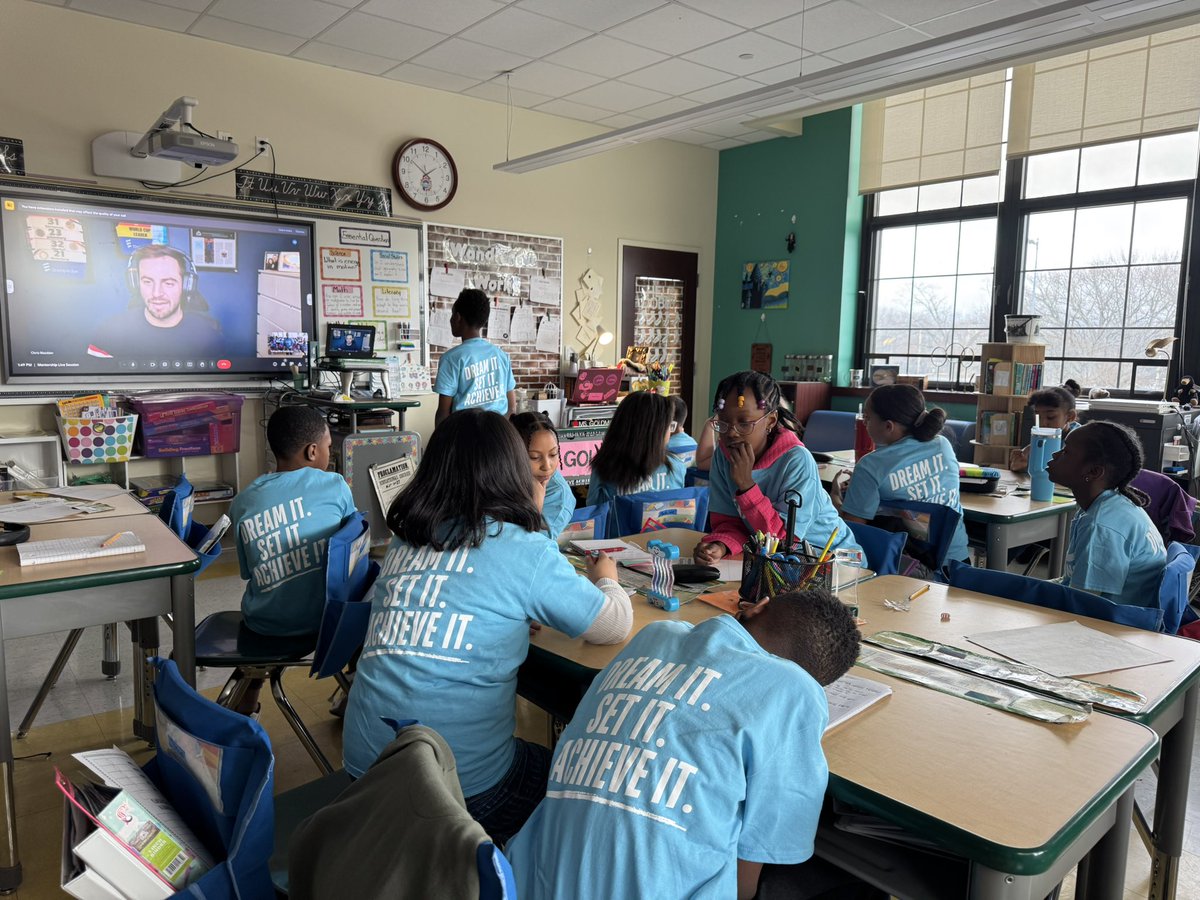 missgoldman19's tweet image. Thank you Chris Mazdzer for spending time with us! We enjoyed speaking with you! @ClassroomChamps @mazdzer @PSDRI_Schools @PawtSchlsonRIse #bettergetsbetter #mentorchat #mazdzerchamps #classroomchampions #olympicmentor #classchamps #classroomchamps #classchampions