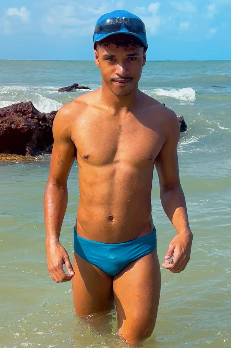 Lucascherno's tweet photo. Prainha boa 🌊💙 https://t.co/SfsVImV4VX