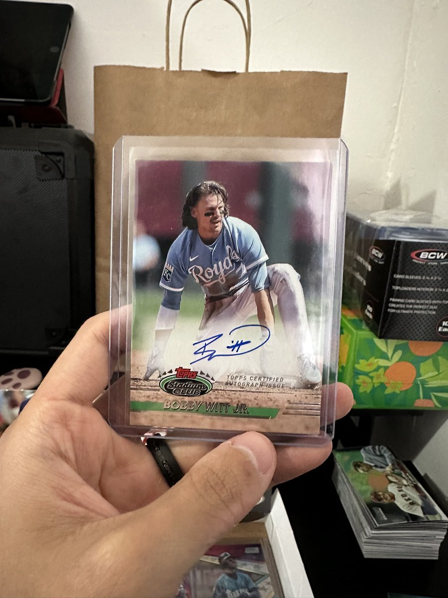 partyboyx69's tweet photo. @Topps This one https://t.co/4xSPBq37jF
