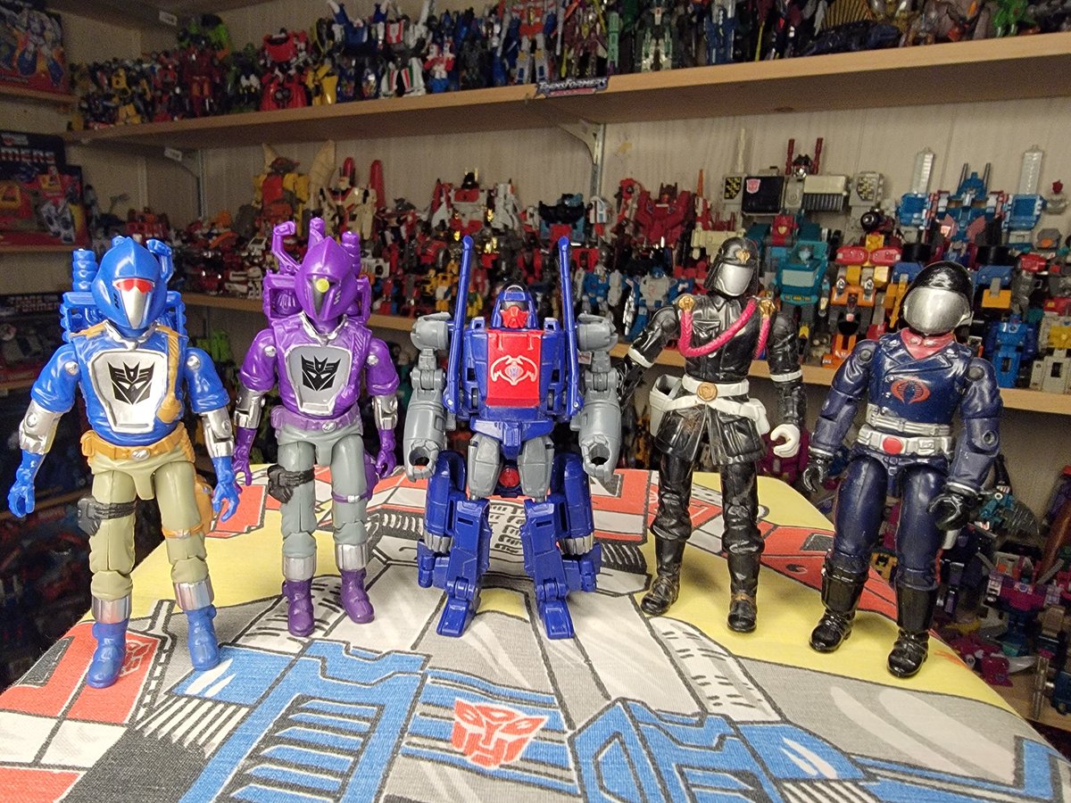 cracktasticpod's tweet photo. Yo Joe!! .....I think.
📷: Soundwave B.A.T. / Shockwave B.A.T. / Viper / Cobra Commander
#CracktasticPlastic #transformermonday #gijoesday #transformers #gijoe #blackmajor #collectthemall #thrillofthehunt #toner #toypodcast
Listen & subscribe at https://t.co/eOzPzkizeI https://t.co/GgQfwlGmqF