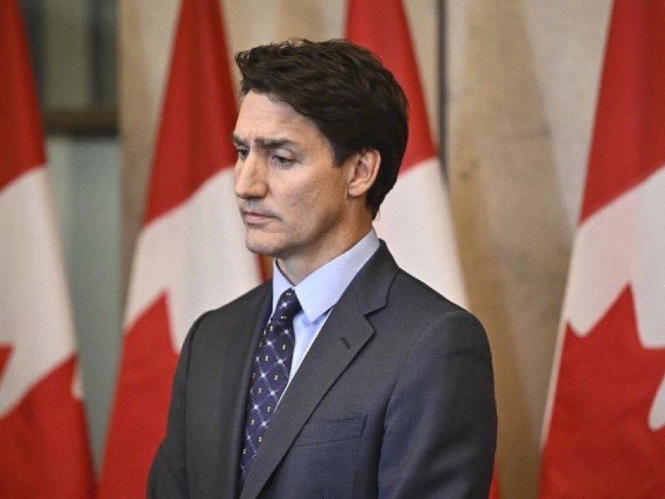 Elinguateb983's tweet photo. Justin Trudeau: Justin Trudone: https://t.co/6XaGQL05Xp