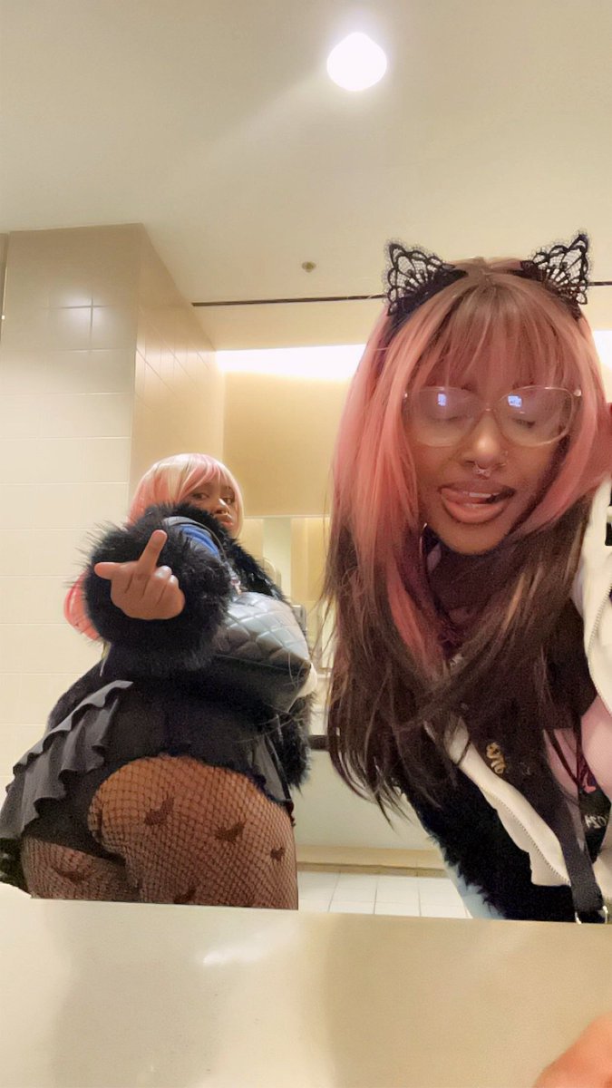 ßae ( ͡° ͜ʖ ͡°) 🔜 Anime Detour tweet media