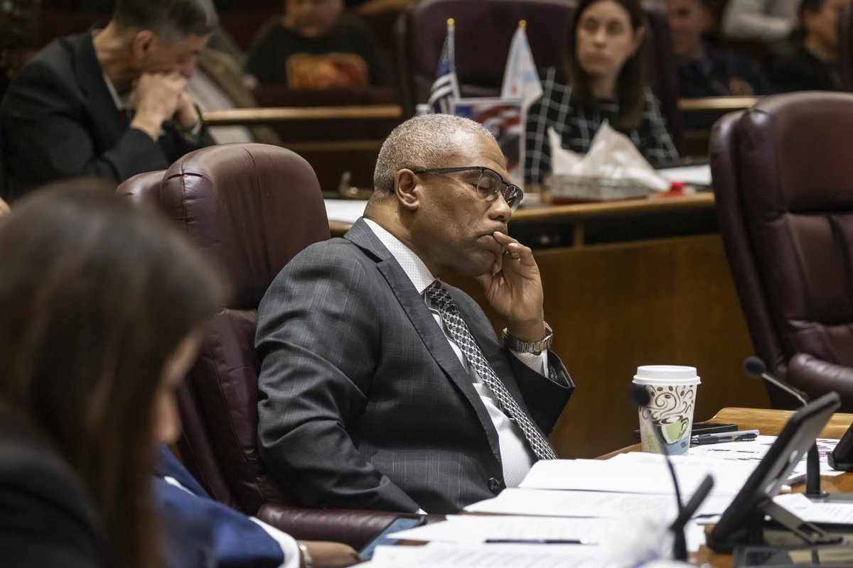 Ashlee_Rezin's tweet photo. This is what it looks like when Chicago alderpeople debate for hours… https://t.co/wcyN4EVYFE