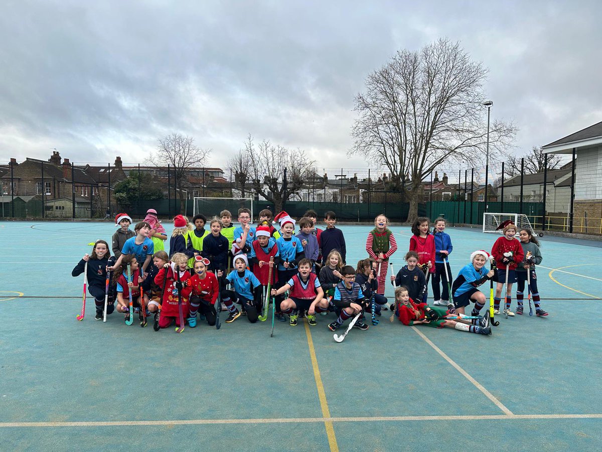Lots of festive fun at the BU10 &amp; GU10 mixed Christmas tournament this weekend! Festive cheer all round!🎄🏑🎅🏻