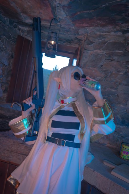 2 pic. Yeah Fern, Zoltrack is very effective but grab the ammo and let's get going. 

#frierencosplay