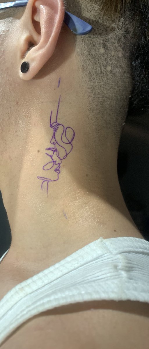 Atilinhaa's tweet photo. Tatuagens novas , hambúrguer batata frita e um guaraná antártica bem gelado 🫣 https://t.co/lpnBPiXE0g