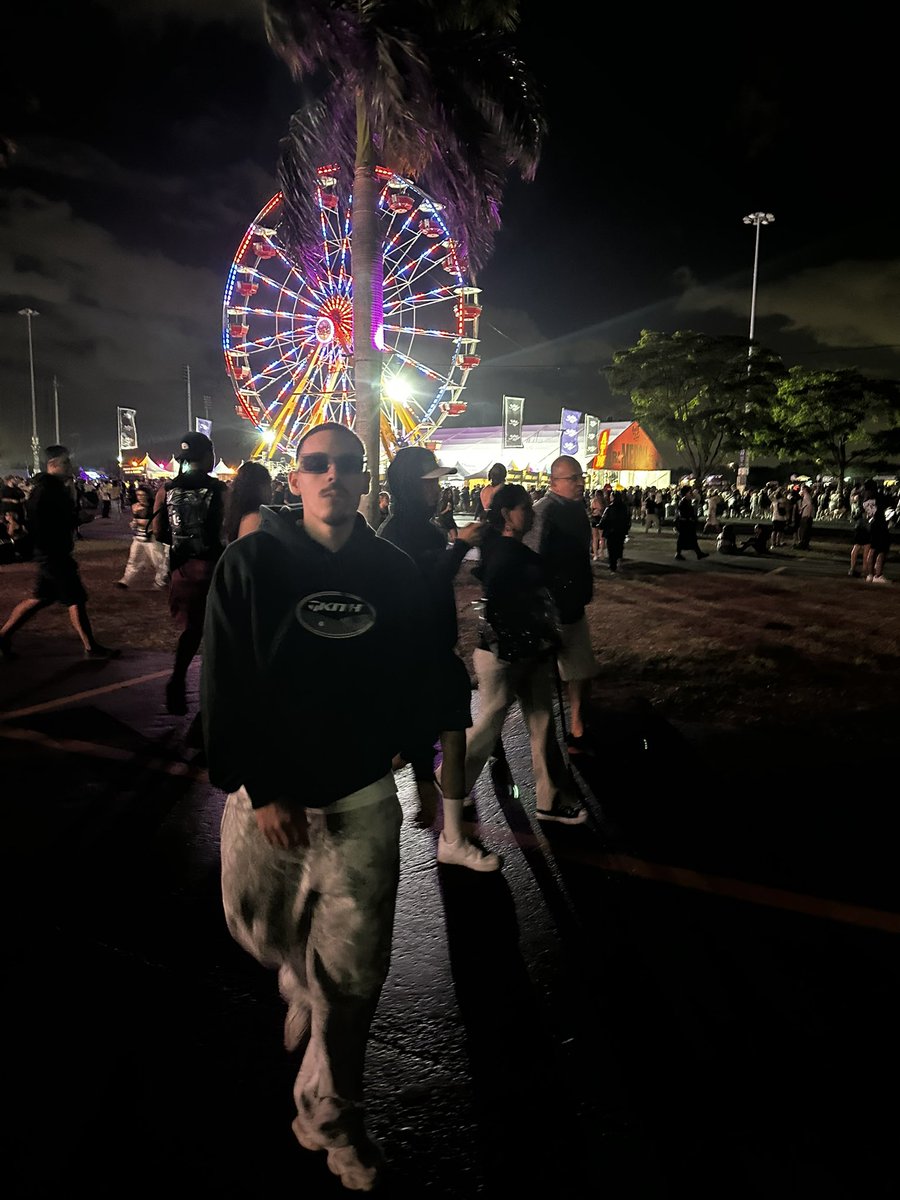 KingCesarrrr's tweet photo. #RollingLoudMiami https://t.co/NAviS86BeU