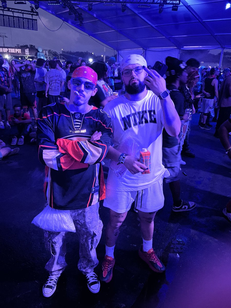 KingCesarrrr's tweet photo. #RollingLoudMiami https://t.co/NAviS86BeU