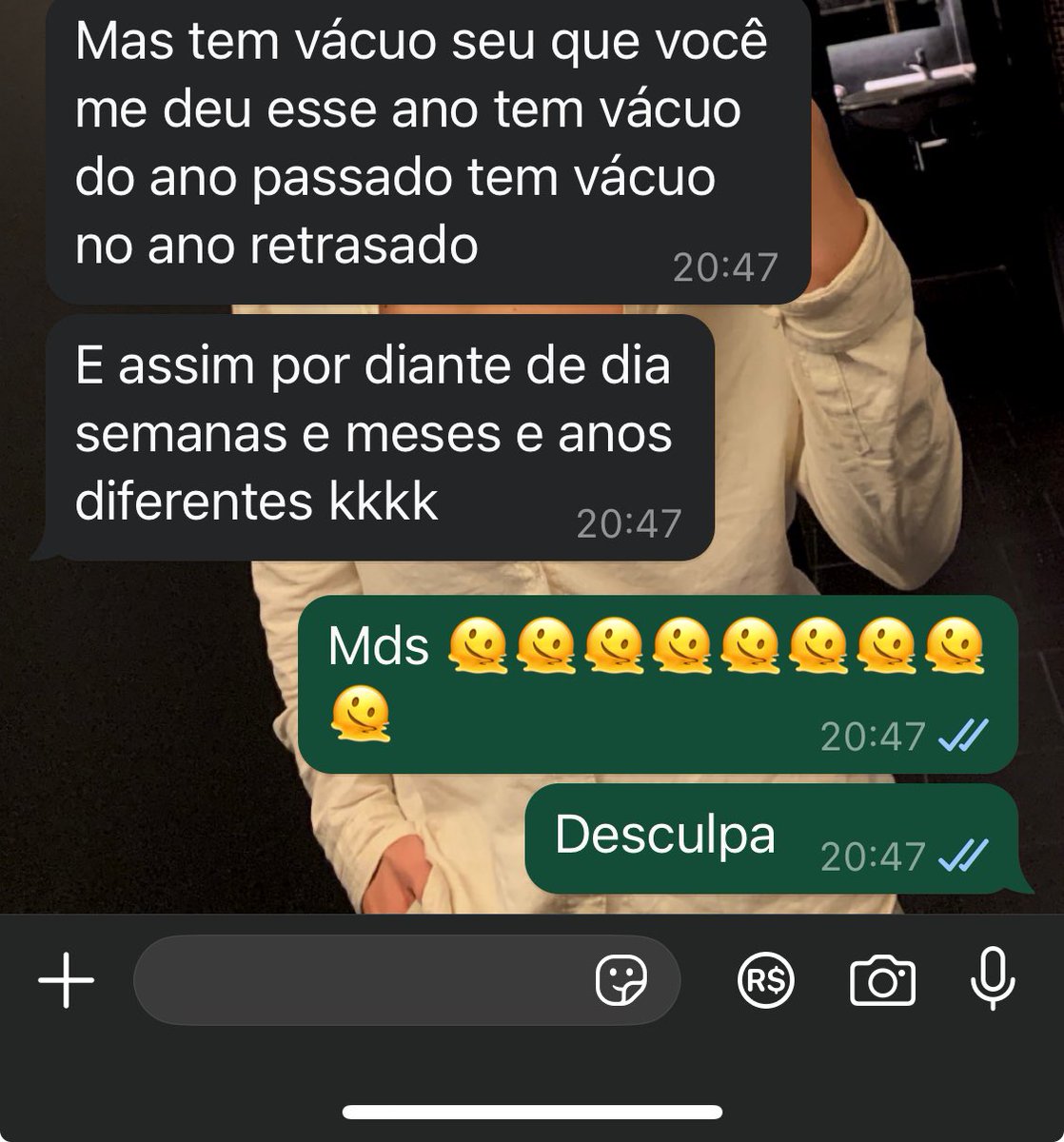 Atilinhaa's tweet photo. Minha cara caiu igual esse emoji https://t.co/cuCUiKLgSK