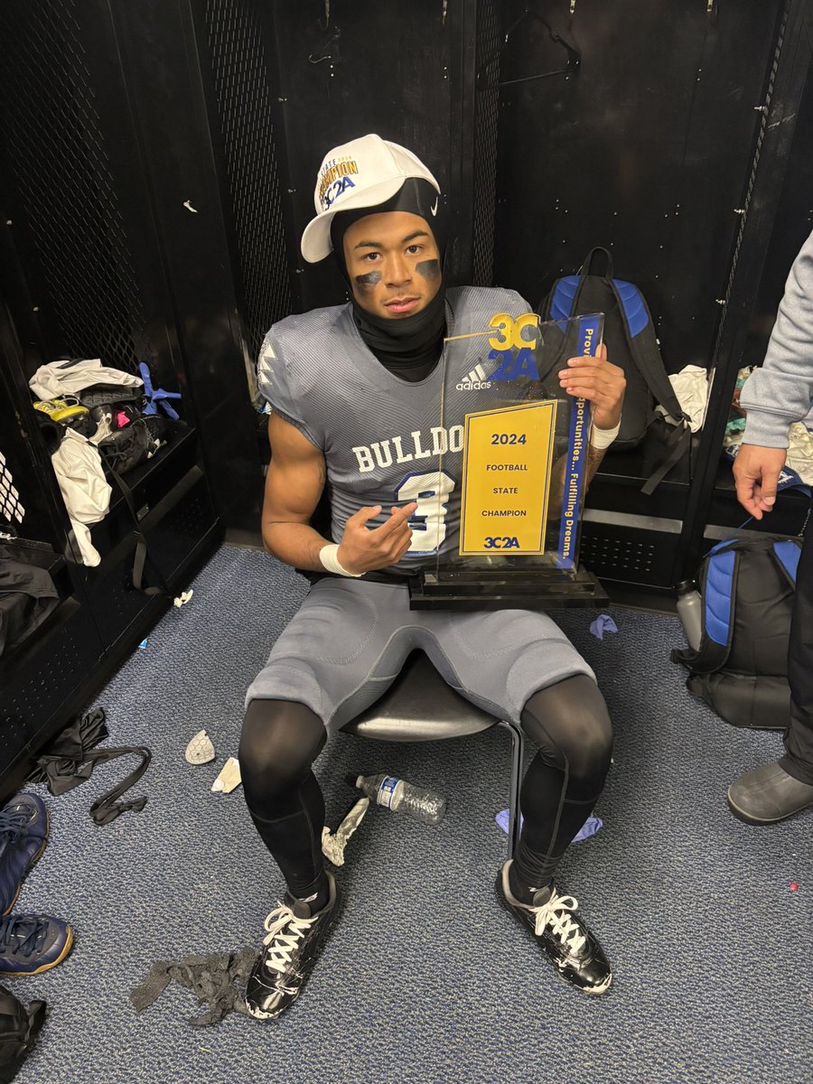 STATE CHAMPS!💍 Forever grateful for this program. Bleed Blue! <a href="/CSM_Football/">College of San Mateo Football</a> 
<a href="/coachTcsm/">Tim Tulloch Sr.</a> <a href="/CoachJPollak/">Jason Pollak</a> <a href="/CoachDovenberg/">Matt Dovenberg</a> <a href="/CoachDovey/">Mike Dovenberg</a> 

🎥 hudl.com/v/2Q3crw