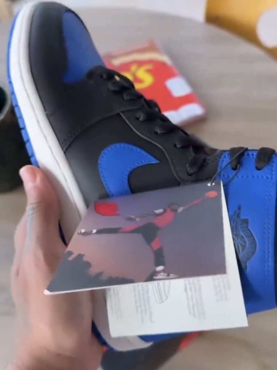 sneaker_wars's tweet photo. 【2025年発売予定】NIKE AIR JORDAN 1 HIGH ’85 “ROYAL”
⇒https://t.co/HbebtpHsFF
#sneakerwars #スニーカー #ナイキ https://t.co/1ED8v2kXbF