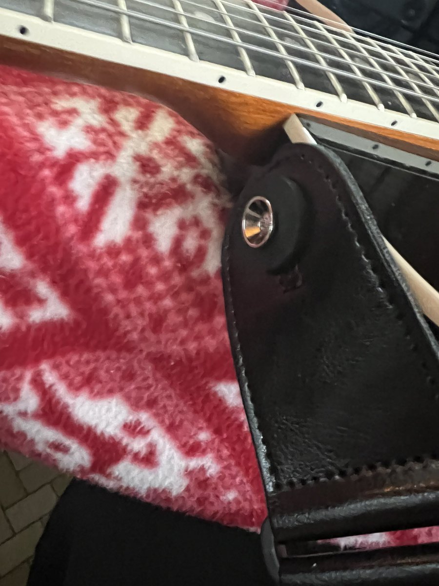 WangVyronYuhao's tweet photo. Gotta Clean My Guitar! #MusicProducer #NewMusic #BeatMaker #MusicIsLife #IndieArtist #MusicCommunity #ProducerLife #StudioVibes
#InTheStudio #Songwriter #TrapBeats #HipHopProducer #RappersAndSingers #LoFiVibes #EDMProducer #RnBMusic
#BeatsForSale #MusicProduction #CollabCall #Let’sWork #CreativeVibes #MusicCollaboration #TeamWorkMakesTheDreamWork
#SupportIndieArtists #FollowForMusic #LikeAndShare #PositiveVibesOnly #KickCommunity #12ZMTR #YouTubeMusic
#IGMusicCommunity #DestinedForGreatness #StayInspired #GrindMode #DreamBig #KeepCreating