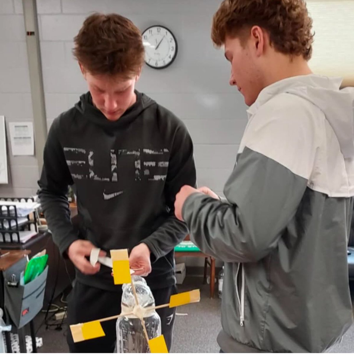 Fish_Mel's tweet image. Physics + Math + writing students made wind turbines in class after trips to Lost Lakes Wind Farm and Iowa Lakes Community College. #ASCEND #realworld