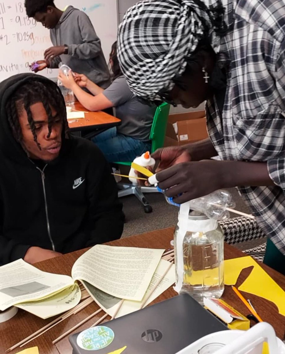 Fish_Mel's tweet image. Physics + Math + writing students made wind turbines in class after trips to Lost Lakes Wind Farm and Iowa Lakes Community College. #ASCEND #realworld