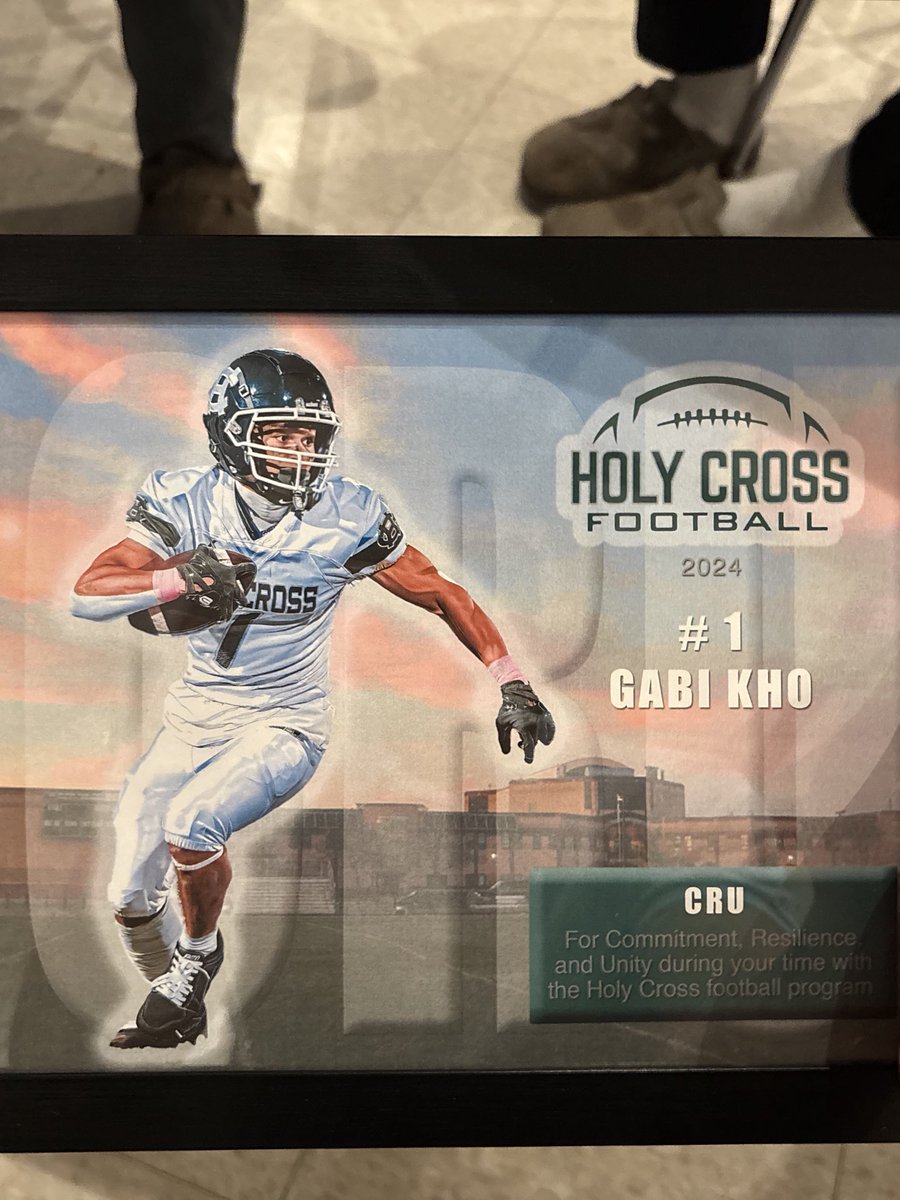 Thankful to be named a first team receiver in Kingston and to join the CRU at <a href="/HolyCross_FB/">Holy Cross Football</a> 💚! <a href="/onhsfball/">ONHSFBALL</a>