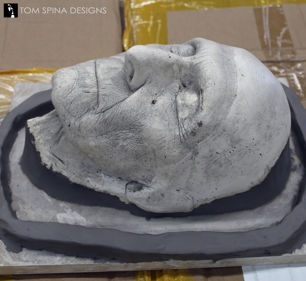 TomSpinaDesigns's tweet photo. Happy 8th anniversary to ROGUE ONE: A #StarWars Story! Did you know that the #PeterCushing lifecast from Tom's personal collection (by way of #StuartFreeborn) was used by @ILMVFX to recreate the digital face of #GrandMoffTarkin? https://t.co/05nfOMS3iD #RogueOne https://t.co/aZCveQapSo