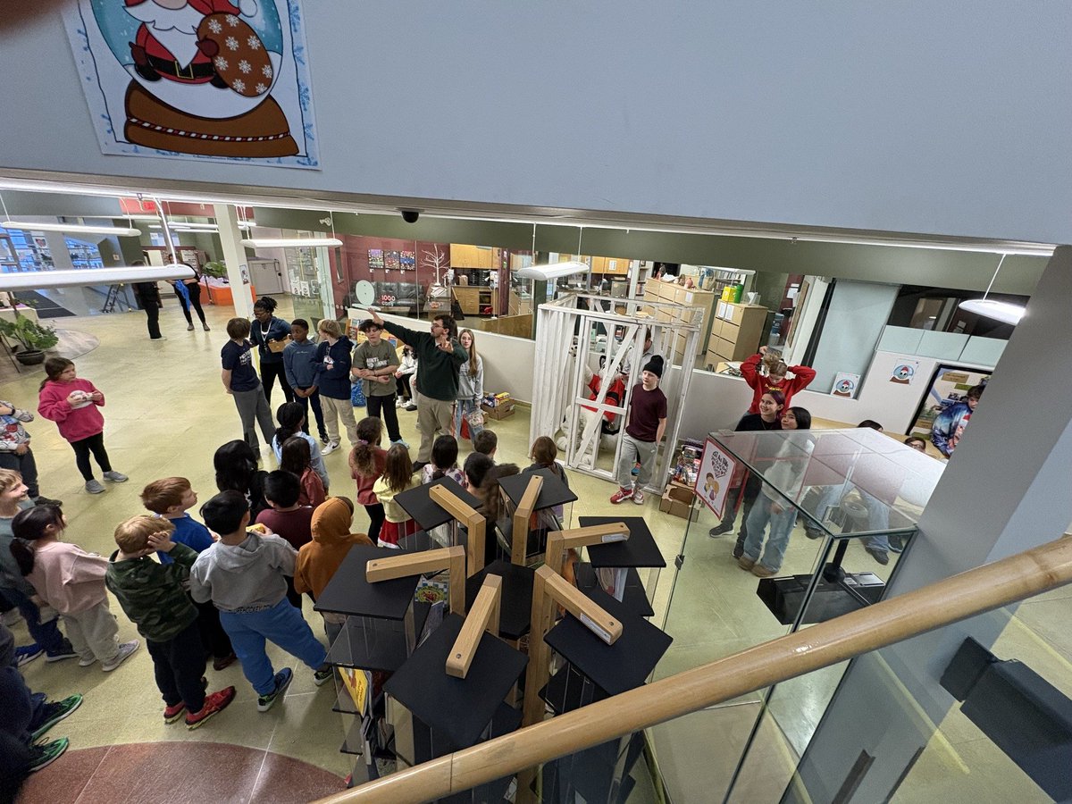 École St. Joseph School tweet media