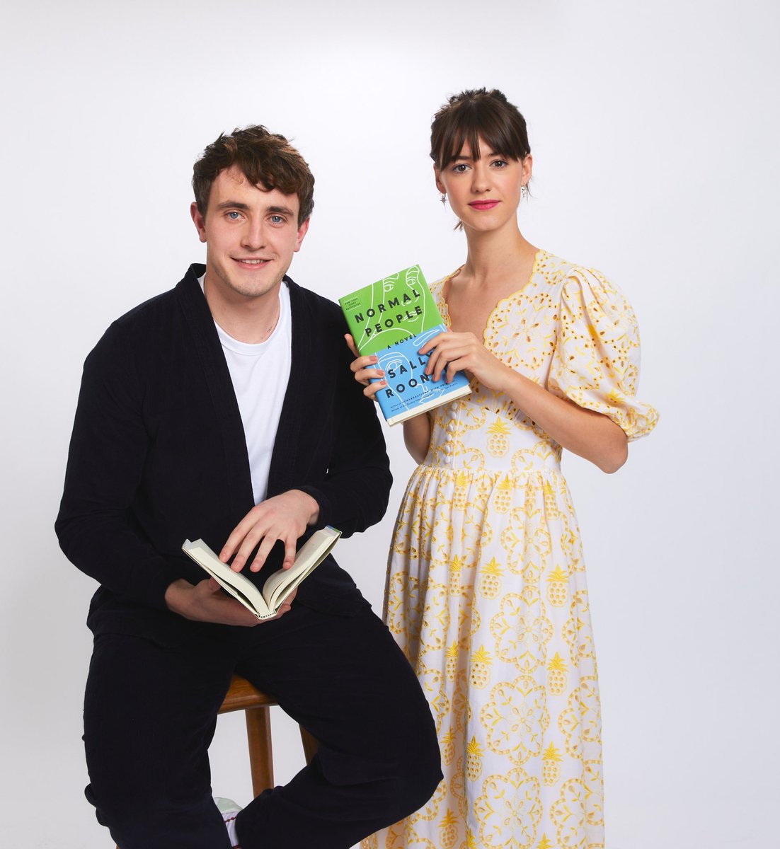 DiscusingFilmRP's tweet image. 🎬 › 𝗗𝗶𝘀𝗰𝘂𝘀𝘀𝗶𝗻𝗴 𝗙𝗶𝗹𝗺 © 𝟚𝟘𝟚𝟜!
𝗠𝗼𝘃𝗶𝗲𝘀 › N͟e͟w͟s͟
𝘁𝗮𝗴: #RPDiscussingFilm

𝗔𝗻𝗴𝗲𝗹𝗶𝗾𝘂𝗲 𝗛𝘂𝗱𝘀𝗼𝗻 (@xtherwred) and 𝗣𝗮𝘂𝗹 𝗠𝗲𝘀𝗰𝗮𝗹 (@mescalitop) have been cast in the adaptation of Sally Rooney's book under the same name #iNormalPeopleRP.