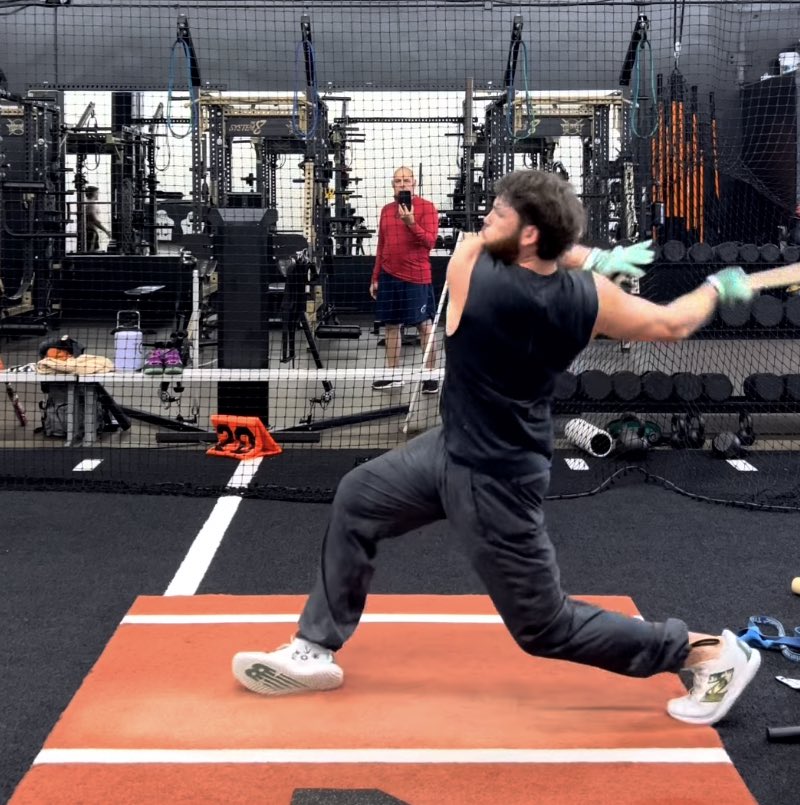 EdHand89's tweet photo. Beard Casas looking swole. https://t.co/VhzMt8Hp1v