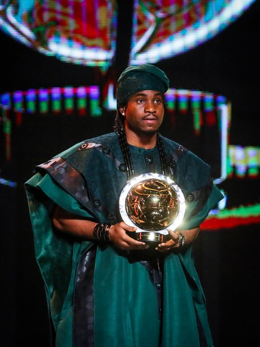 O Ballon D'or no continente africano aconteceu hoje e foi uma festa linda em vários sentidos.

Não foi transmitida na grande mídia e teve pouca repercussão fora da África.

O evento organizado pela Confederação Africana é um verdadeiro Luxo, desfile de Moda e Talento.

🔮🧶